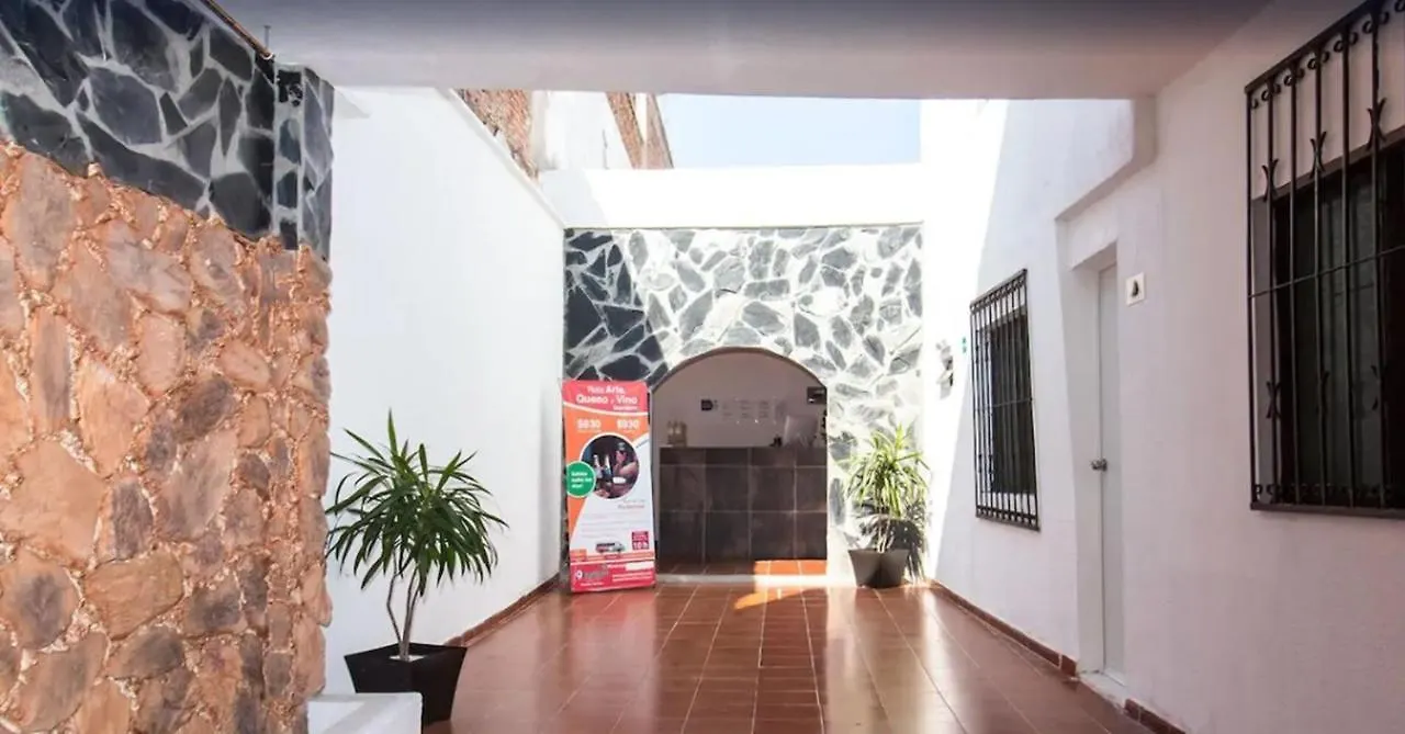 Hotel Casa De Las Piedras contacts